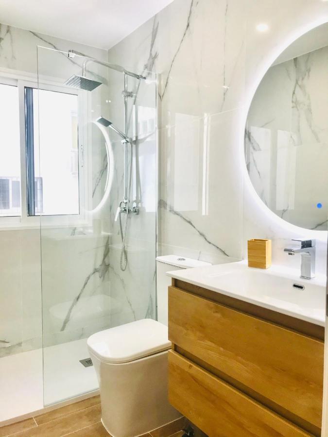 Gleaming & Well Located In Center Apartment Malaga