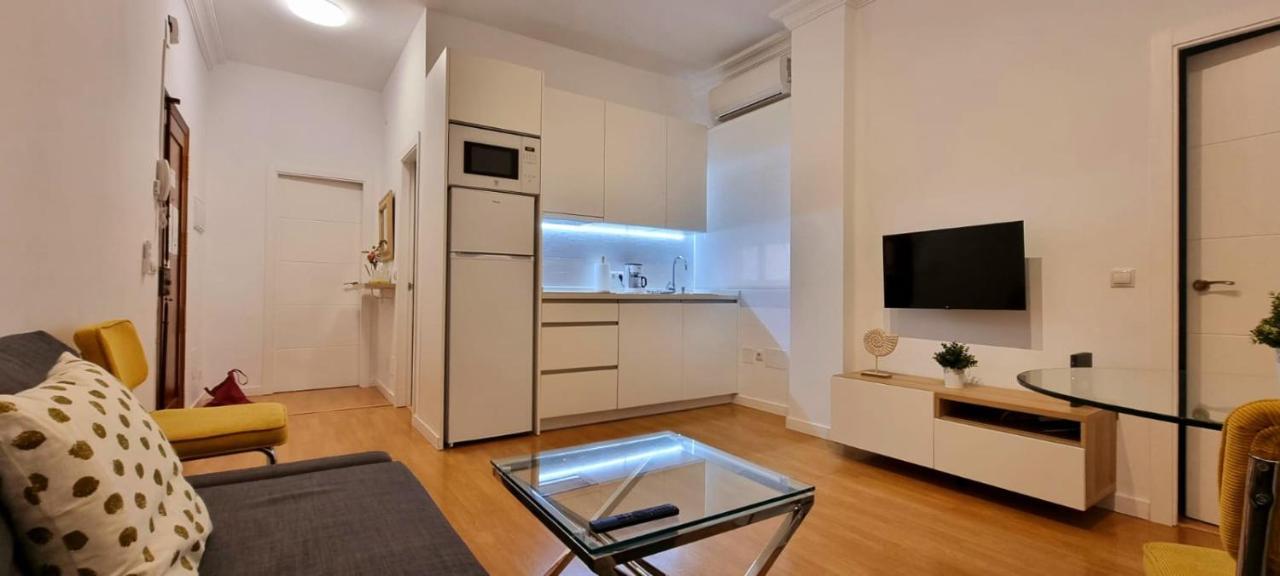 Gleaming & Well Located In Center Apartment Malaga