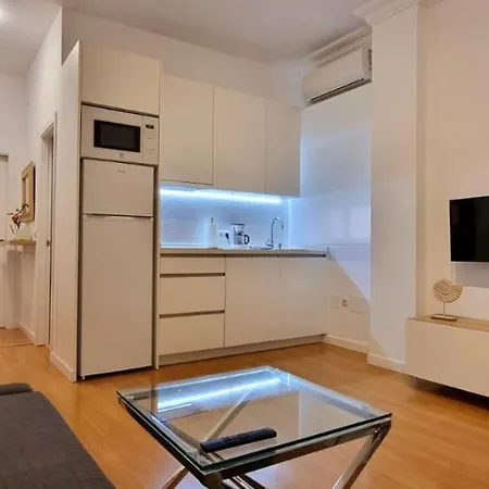 Gleaming & Well Located Apartment In Malaga Center Zewnętrze zdjęcie