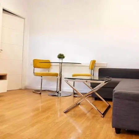 Gleaming & Well Located Apartment In Malaga Center Zewnętrze zdjęcie