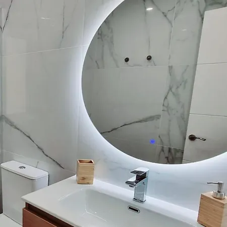 Gleaming & Well Located Apartment In Malaga Center Zewnętrze zdjęcie